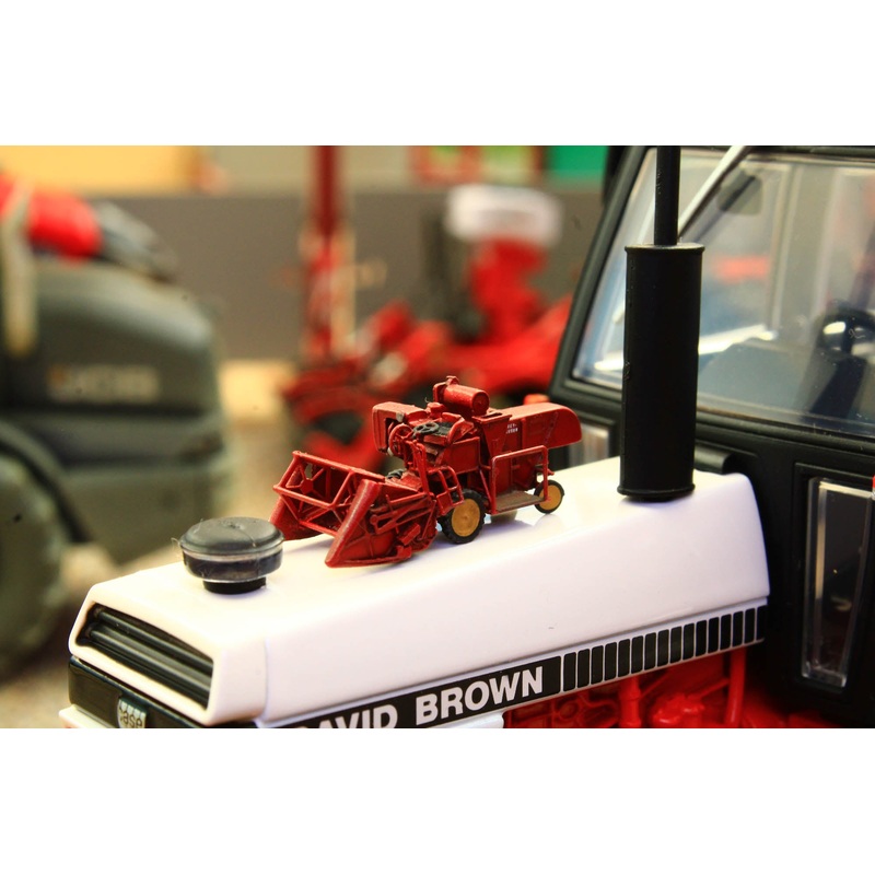 ATT322018 ARTITEC 1:220 Scale Massey Ferguson MF830 Combine Harvester
