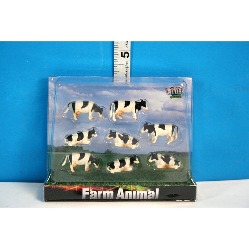 KG1878 KIDS GLOBE 1:87 SCALE 8 PACK OF FREISIAN COWS