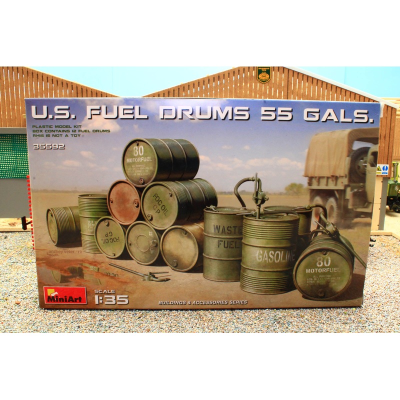 MIA35592 MIA 1:35 Scale Oil Drum Kit