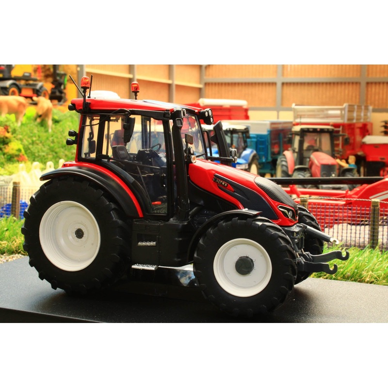 UH6293 Universal Hobbies Valtra G135 Tractor in Red