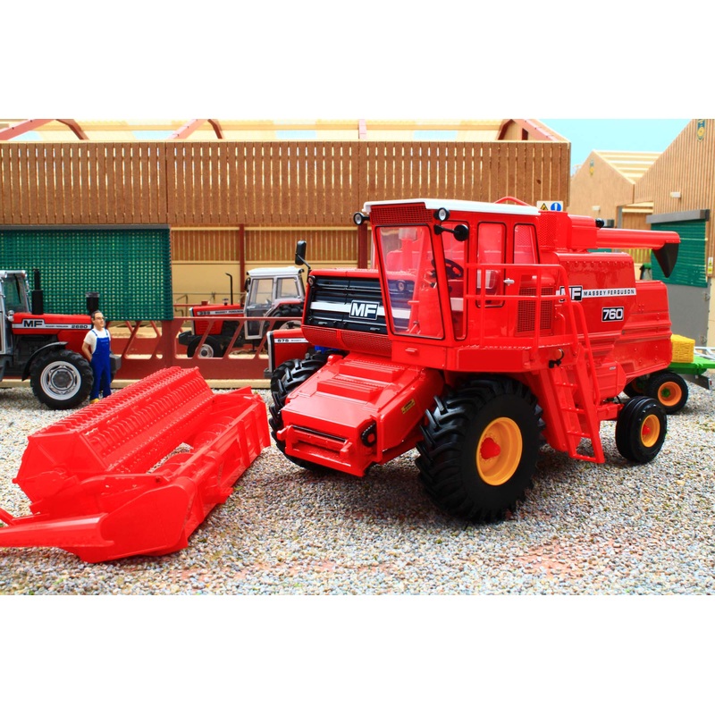 UH6329 Universal Hobbies 1:32 Scale Massey Ferguson 760 Combine