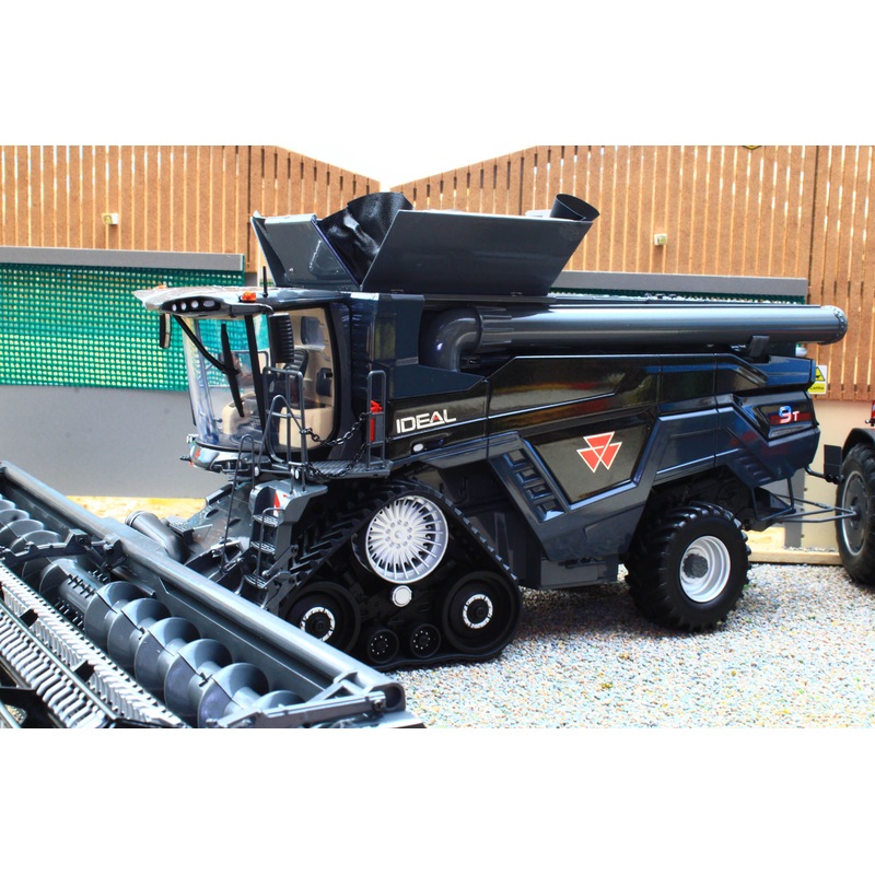 UH6623 Universal Hobbies Massey Ferguson Ideal 9T Combine Harvester ** SPECIAL OFFER! **