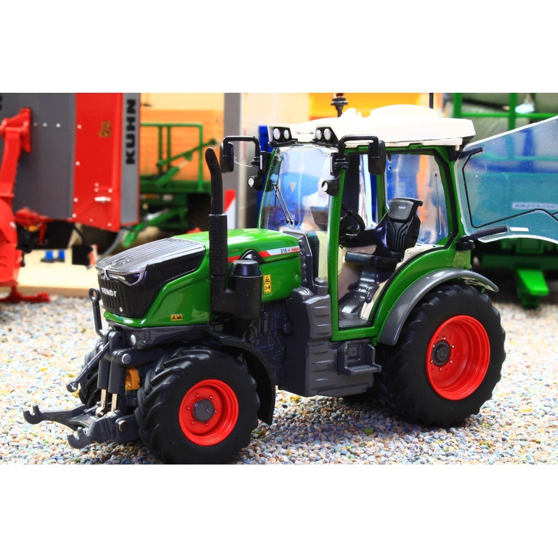 USK10658 USK 1:32 Scale Fendt 210V Vario Narrow Track 4WD Orchard Tractor