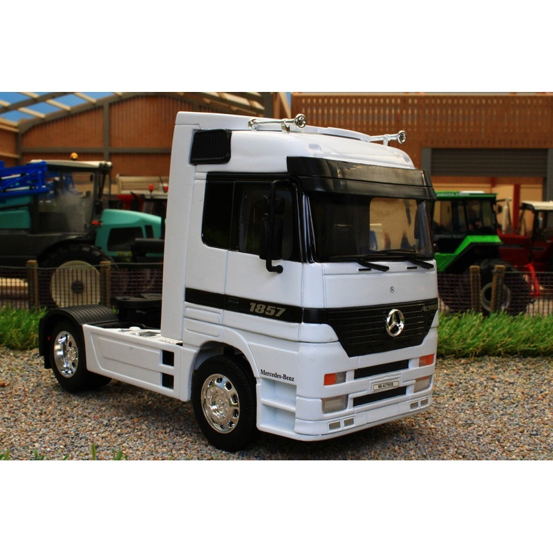 WEL32280W WELLY MERCEDES ACTROS 4X2 LORRY IN WHITE